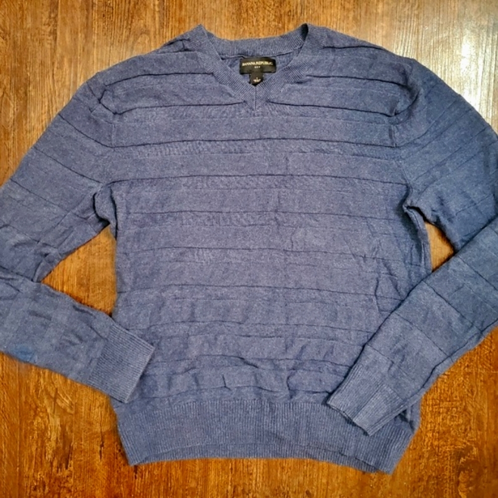 Banana Republic • Men's V-Neck Sweater